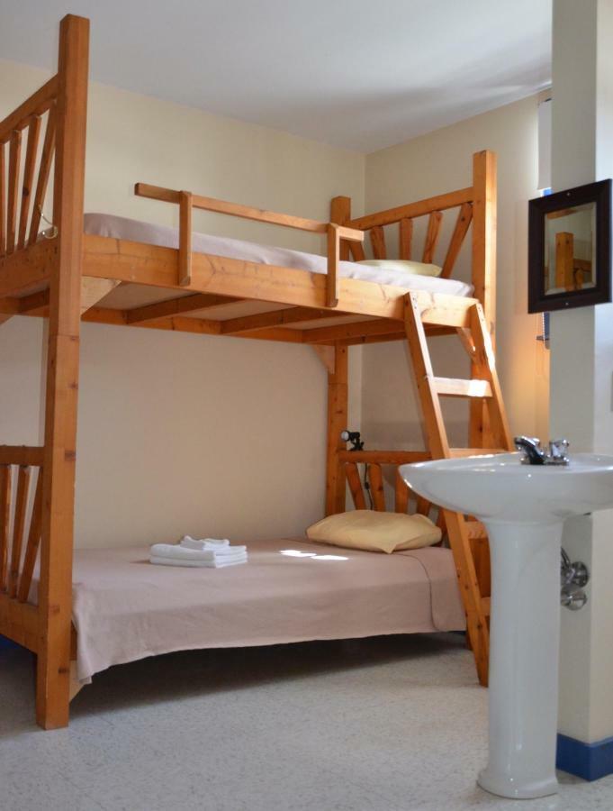 Auberge De Douglastown Гаспе Номер фото